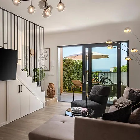 Elegant Casa Aria With 2 Gardens And Bbq Facilities Ferienhaus Poreč